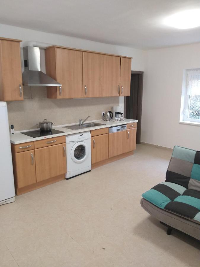 Apartment In Balatonlelle 40765 Eksteriør bilde