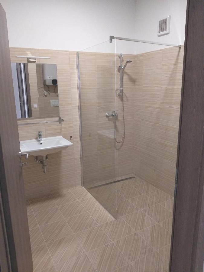 Apartment In Balatonlelle 40765 Eksteriør bilde