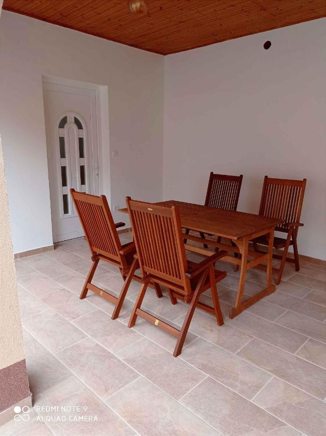 Apartment In Balatonlelle 40765 Eksteriør bilde