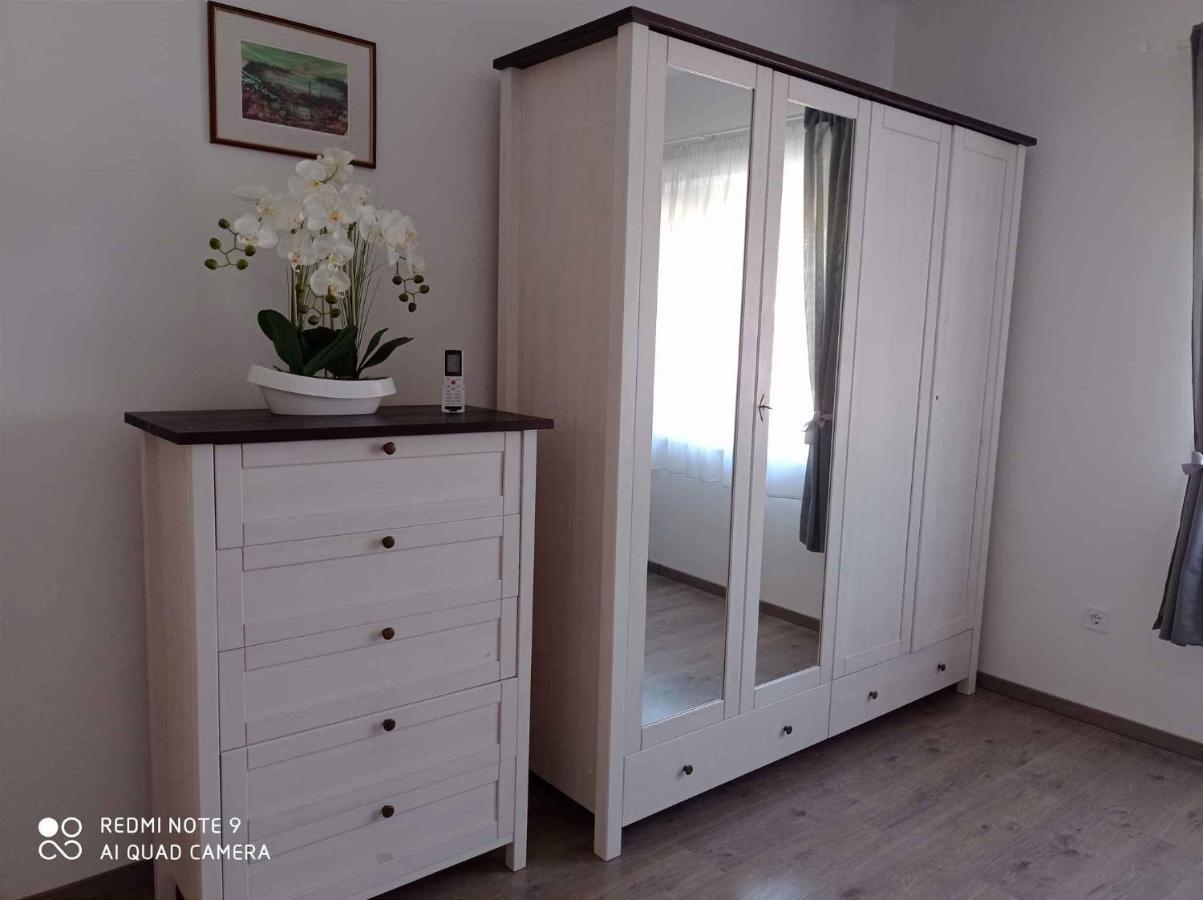 Apartment In Balatonlelle 40765 Eksteriør bilde