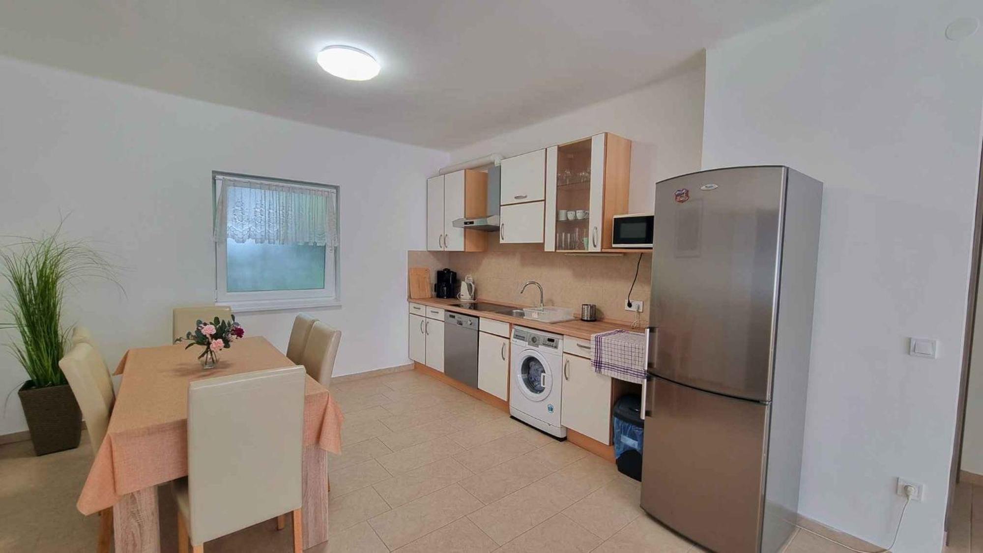 Apartment In Balatonlelle 40765 Eksteriør bilde