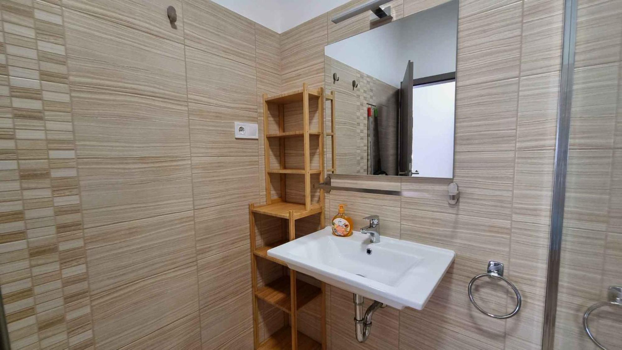 Apartment In Balatonlelle 40765 Eksteriør bilde